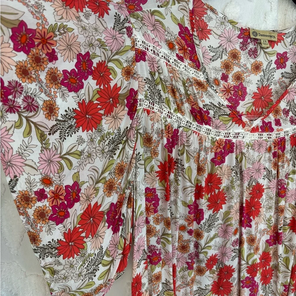 Democracy Floral Blouse - Red and White - Picture 6 of 9